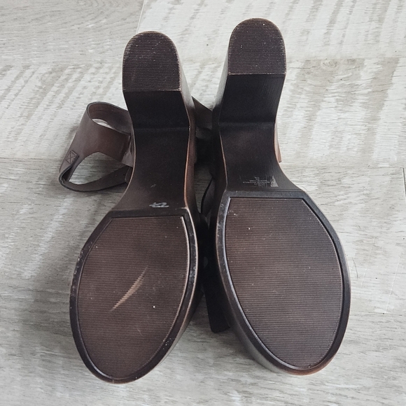 GBG Los Angeles Jelty Faux Leather Platform Heel Sandals - Picture 12 of 13